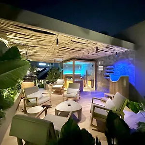 酒店 Sin Nombre Bali - Sauna, Ice Bath & Roof Terrace, 坎古